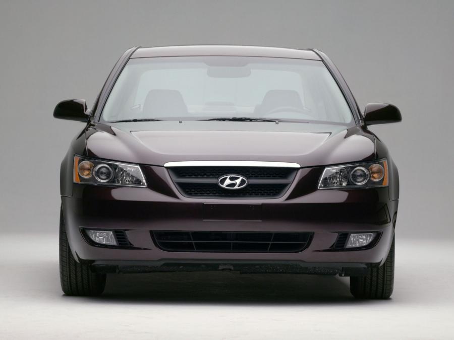  Hyundai Sonata 2005 года  (US) (фото 3 из 14)
